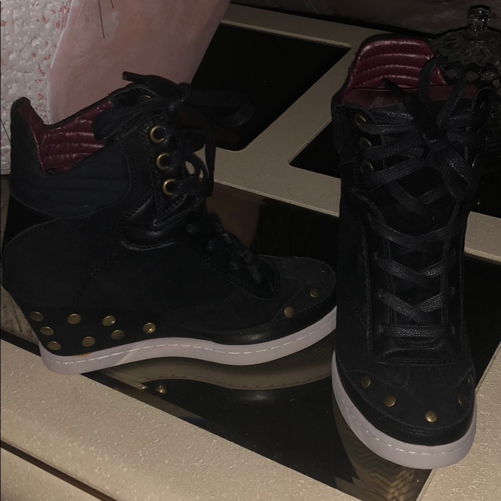 Wedge shoes